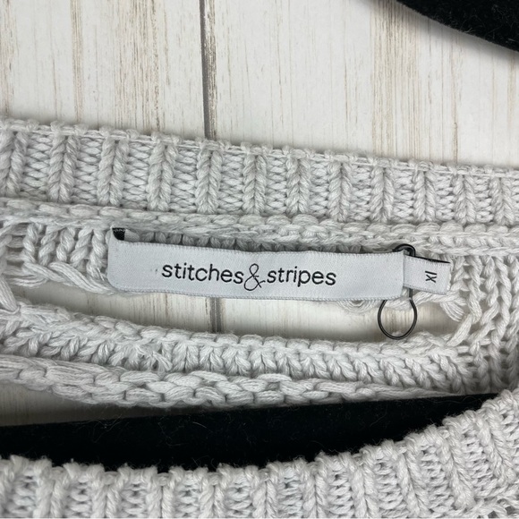Stitches and Stripes gray open back sweater XL - Picture 4 of 6